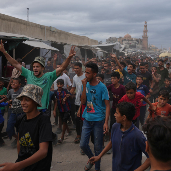 Posle dve godine patnje – slavlje na ulicama: Vojska polaže oružje, konačno FOTO/VIDEO