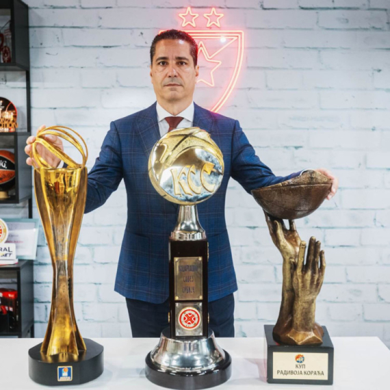 Zvanično – Sferopulos više nije trener Zvezde!