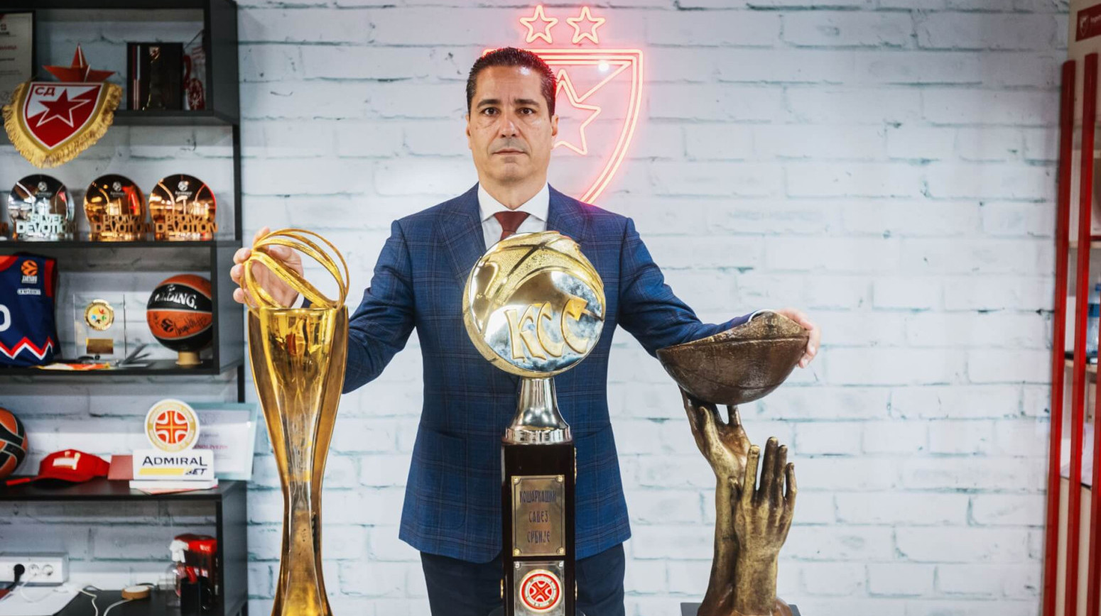 Zvanično – Sferopulos više nije trener Zvezde!