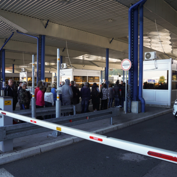 Još uvek ne prestaje pečatiranje: Svi detalji novog sistema prelaska granica FOTO