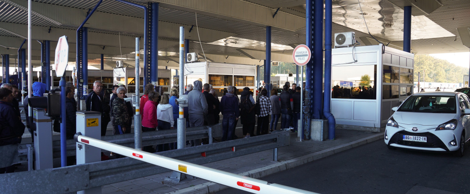 Još uvek ne prestaje pečatiranje: Svi detalji novog sistema prelaska granica FOTO
