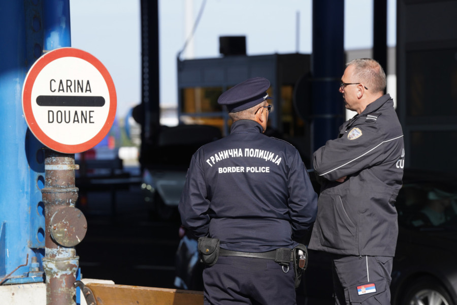 Kolaps na granicama zbog novog sistema: Putnici i vozači očajni