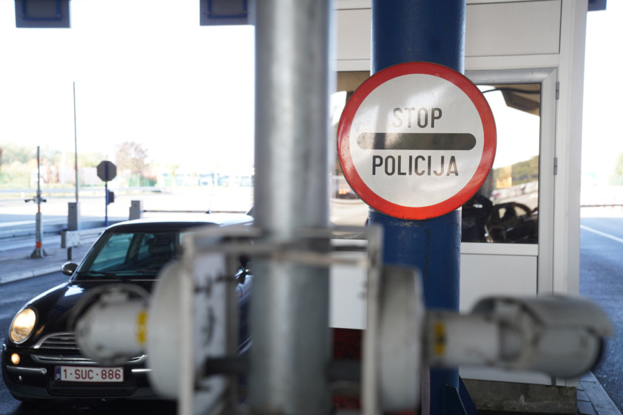 Još uvek ne prestaje pečatiranje: Svi detalji novog sistema prelaska granica FOTO