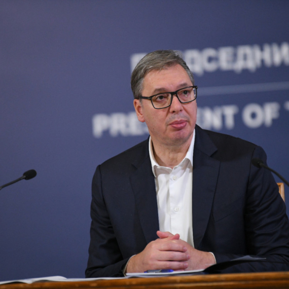 Dve lepe vesti; Vučić: Izborili smo se da obe fabrike ne odu iz Srbije