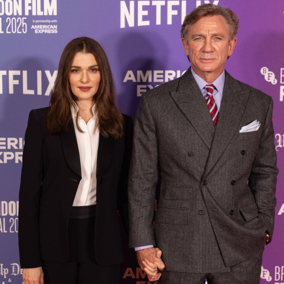 Slavni Džejms Bond promenio imidž: Šarm je i dalje tu, ali šta je sa frizurom? FOTO/ANKETA