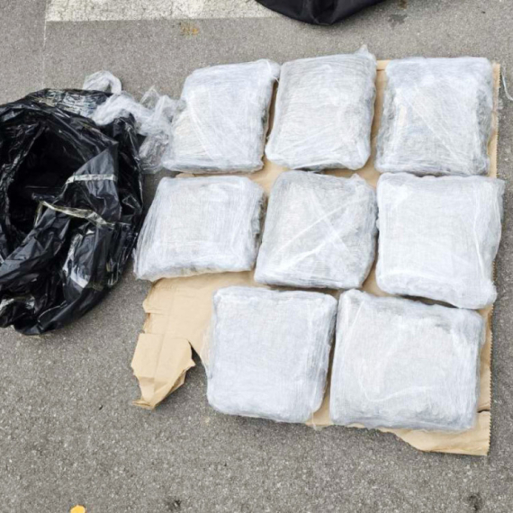 Policija u Novom Sadu zaplenila više od osam kilograma narkotika