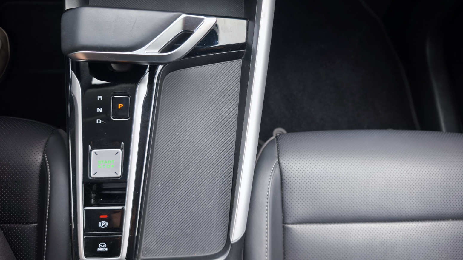 Vozili smo: MG ZS Hybrid – kad 200 konja galopira gradom