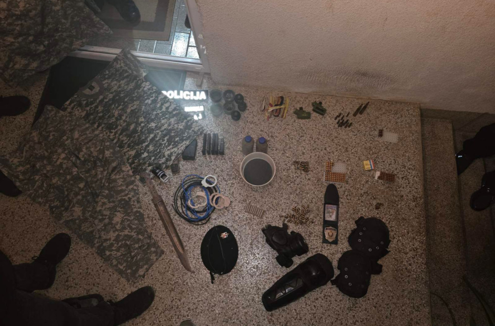 Evo zašto je Vučić govorio o obojenoj revoluciji; Pogledajte šta je policija pronašla u stanu blokadera FOTO