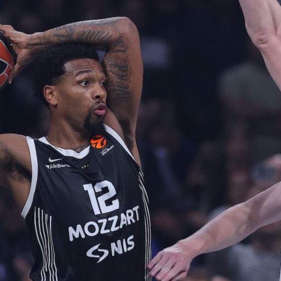 Tajrik: "Štitimo naš teren"; Braun: "Hranimo jedni druge"