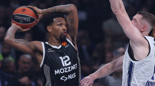 Tajrik: "Štitimo naš teren"; Braun: "Hranimo jedni druge"