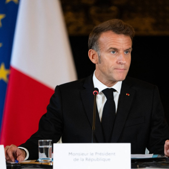 Makron odabrao premijera