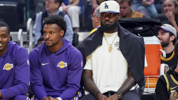 Lebrona muči išijas