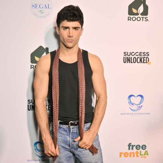 Poznati glumac završio u zatvoru: Napao majku, a ceo incident prenosio uživo