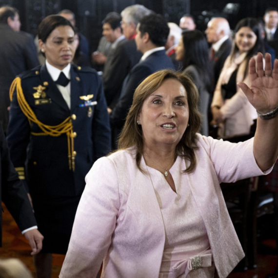 Smenjena Dina Boluarte