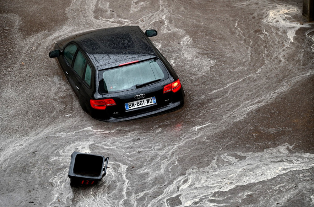 Alert level raised: "Benjamin" approaching; All emergency services mobilized