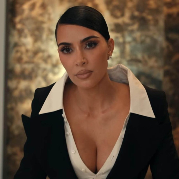 Uprkos brojnim kritikama, serija sa Kim Kardašijan dobija drugu sezonu