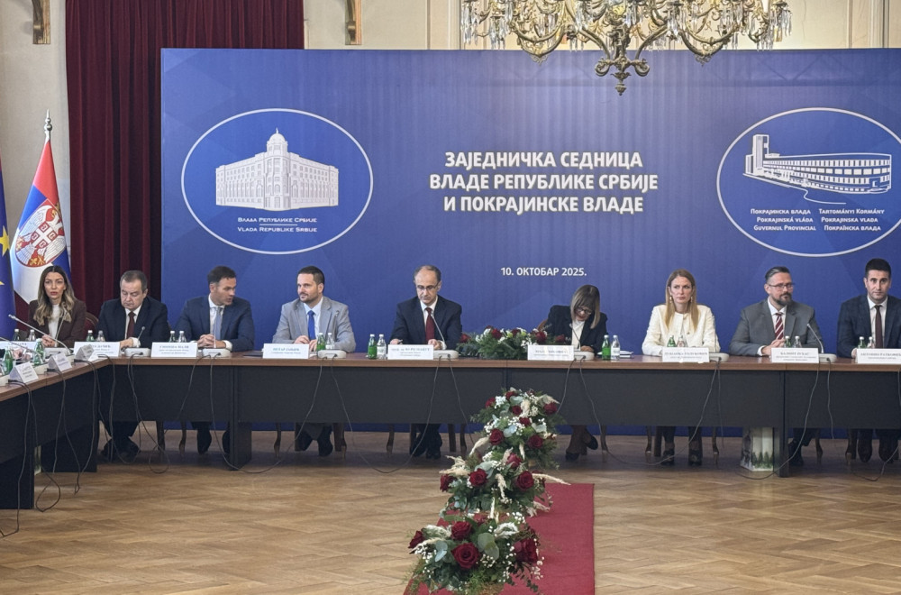 Zajednička sednica Vlade Srbije i Pokrajinske vlade održana u Somboru; Mali: Svi smo na istom zadatku FOTO