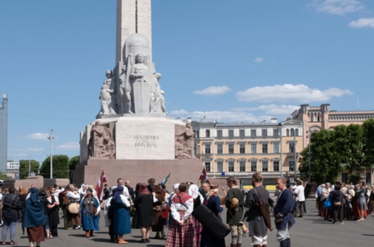 Naređenje: Hitno napustite zemlju! Rok ističe...