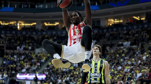 "Brutalno" zakucavanje Izundua VIDEO