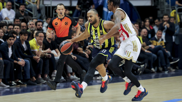 "Strašan" potez Amerikanca – zakucavanje za pamćenje i to protiv Zvezde VIDEO