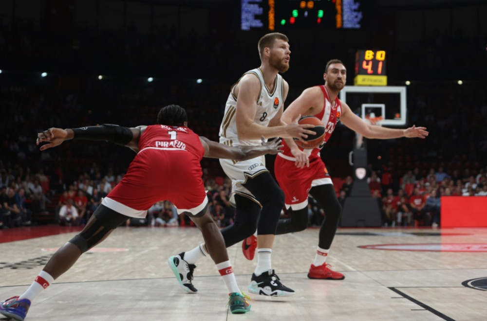 Dabl-dabl Milutinova, dominacija Vezenkova – Olimpijakos razbio Dubai