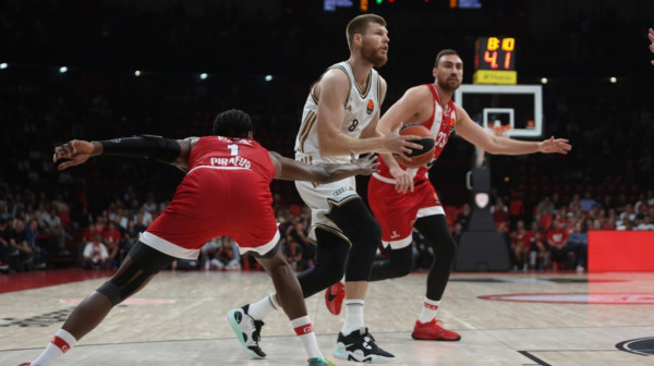 Dabl-dabl Milutinova, dominacija Vezenkova – Olimpijakos razbio Dubai