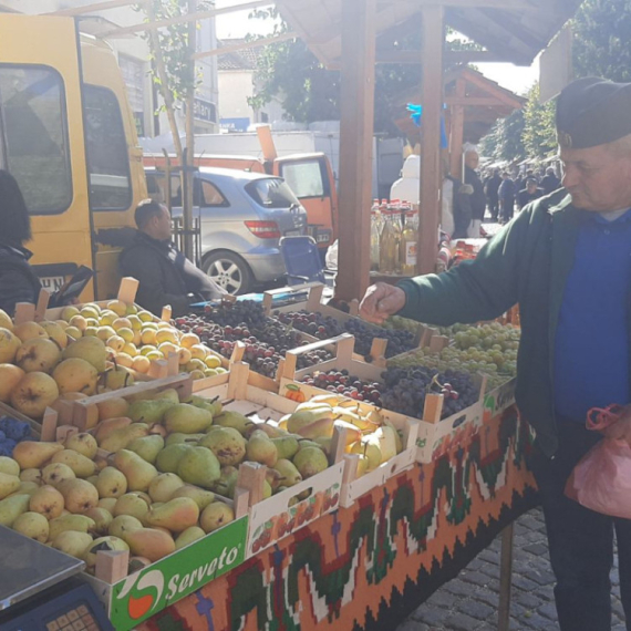 Srpska Toskana ovog vikenda slavi: Na hiljade ljudi dolazi u Topolu FOTO