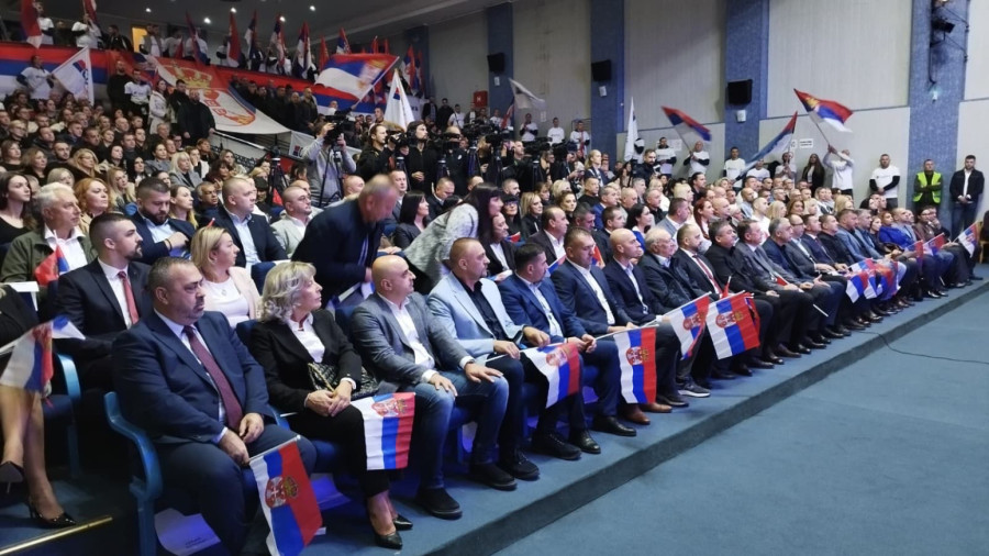Srpska lista na završnoj konvenciji u Zvečanu: Sutra glasamo za opstanak Srba na KiM FOTO