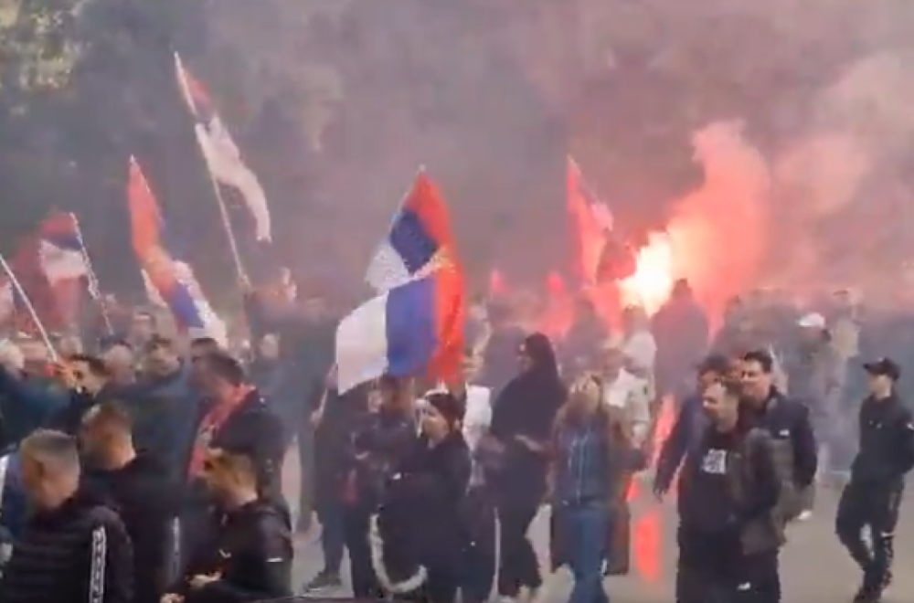 Subotičani uz sunarodnike na KiM: Okupilo se mnogo građana; Gore baklje, vijore se srpske zastave VIDEO