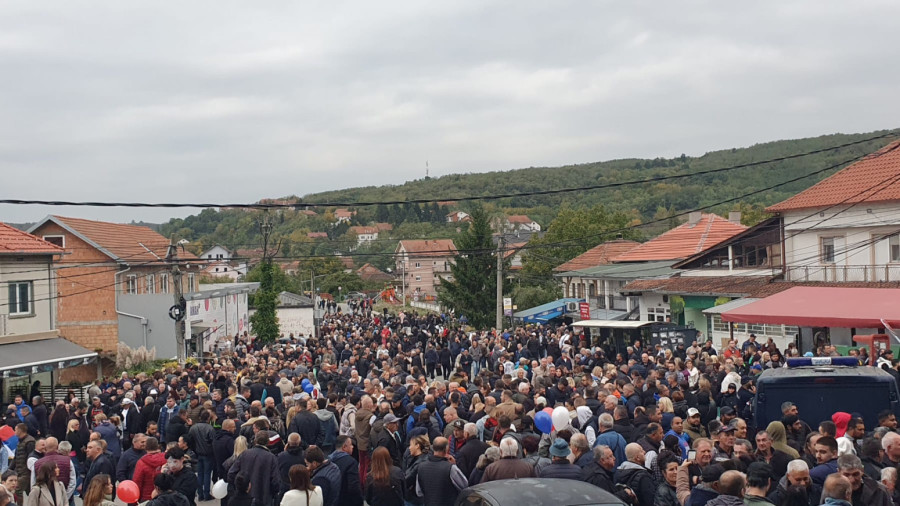 Veličanstvene slike – građani protiv blokada uz srpski narod na KiM; Prestonica na nogama FOTO/VIDEO