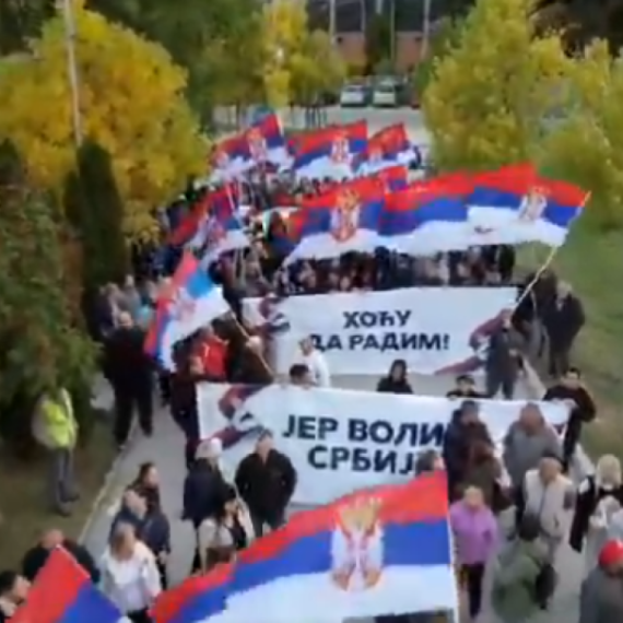 Građani Bele Palanke protiv blokada: "Jer volim Srbiju"; "Hoću da učim i radim"