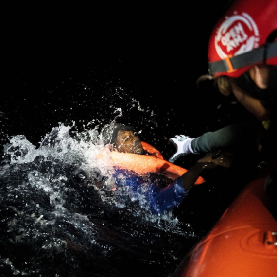 Na obali pronađeno najmanje 61 telo