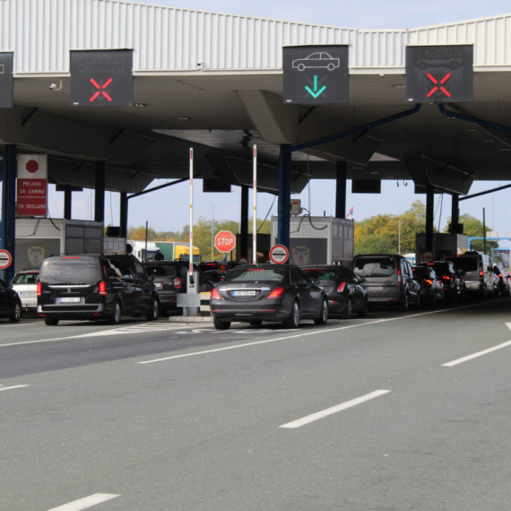 Prvi snimci sa graničnog prelaza Batrovci: Ovo je procedura ulaska u EU VIDEO