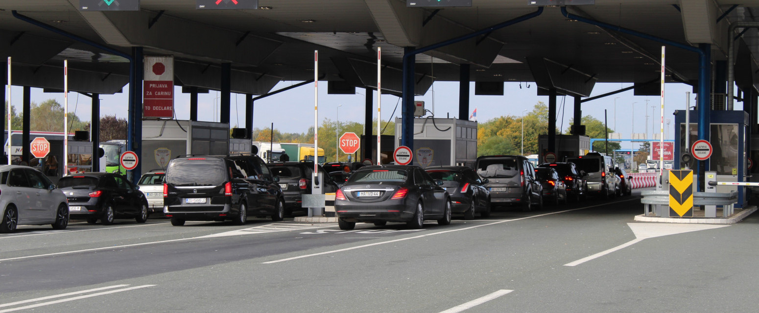 Prvi snimci sa graničnog prelaza Batrovci: Ovo je procedura ulaska u EU VIDEO