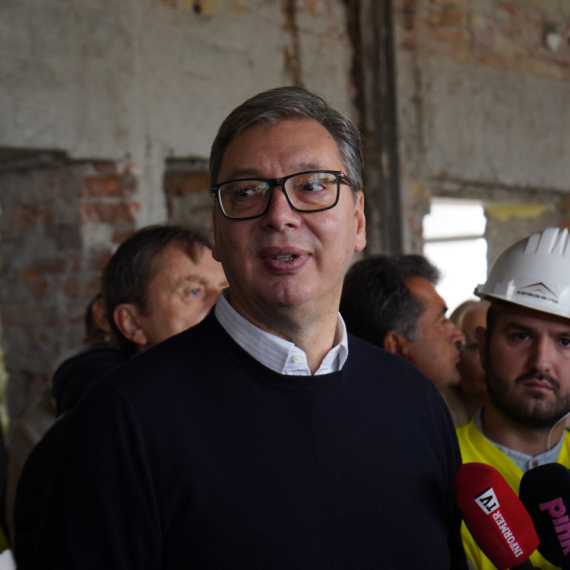 Vučić obišao radove na adaptaciji porodilišta Višegradska: Ulažemo 40 miliona evra za bolje uslove FOTO