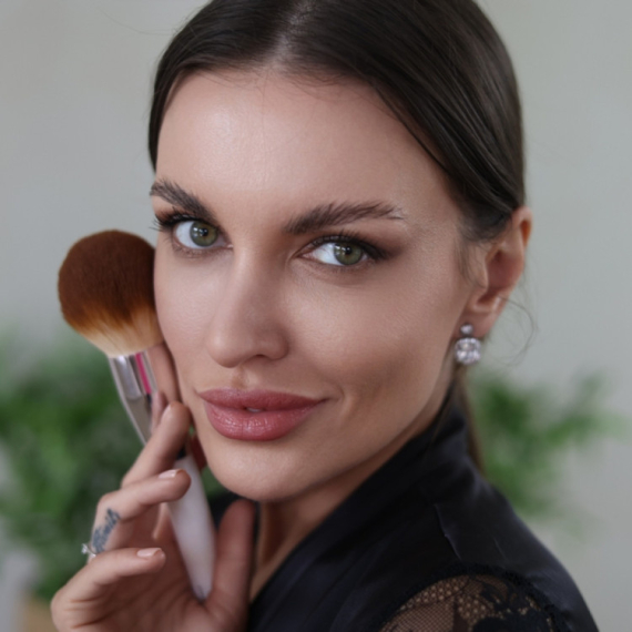 Šminkeri obožavaju ovaj trik za punije usne: Možete i sami da ga probate