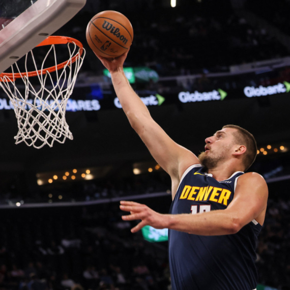 Denver i Klipersi kao da je NBA finale: Jokić briljirao, Bogdana sprečila povreda VIDEO