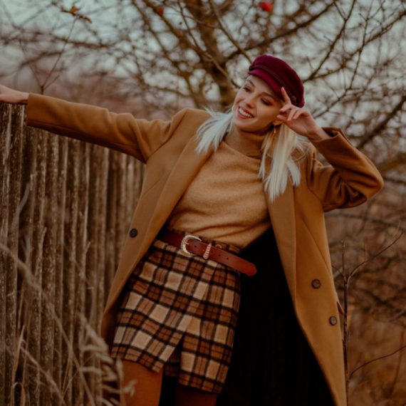 Pet šik kombinacija sa suknjom koje od svake žene prave damu FOTO