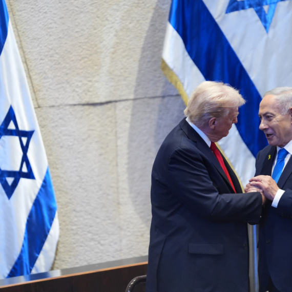 Tramp o suđenju Netanjahuu: Uključiću se, da mu malo pomognem