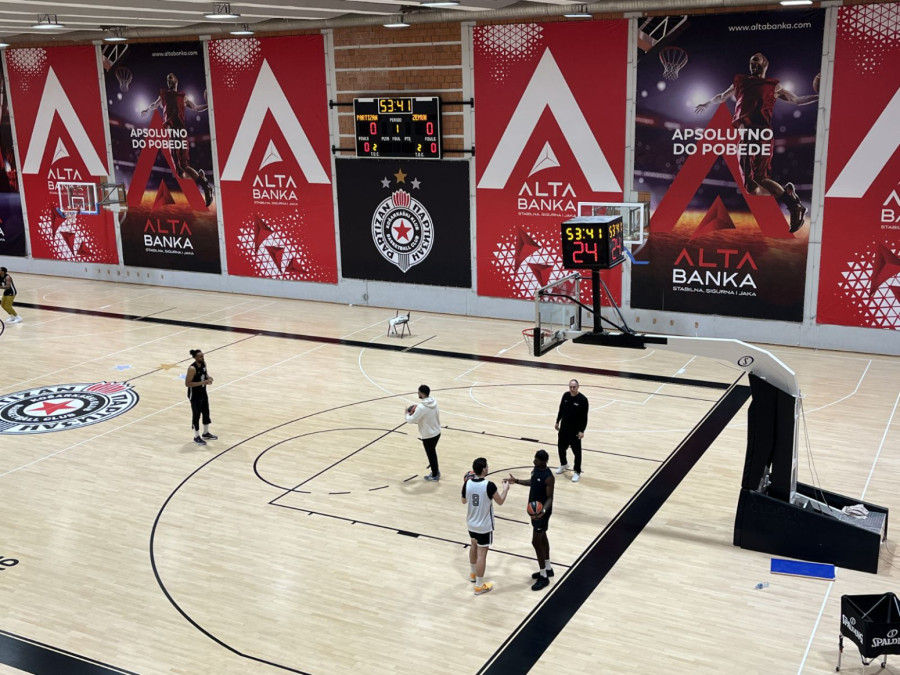B92.sport na treningu Partizana: Glavobolja pred Špance – da li je to Željko otkrio planove? FOTO/VIDEO