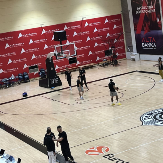 B92.sport na treningu Partizana: Glavobolja pred Špance – da li je to Željko otkrio planove? FOTO/VIDEO