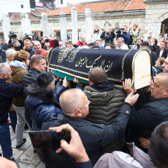 Evo pored kog pevača je sahranjen Halid: Bili su kao braća, a jedna želja im je ostala neostvarena