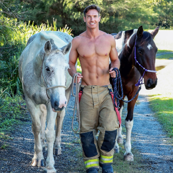 Australijski vatrogasci opet žare i pale, samo pogledajte njihove mišiće FOTO