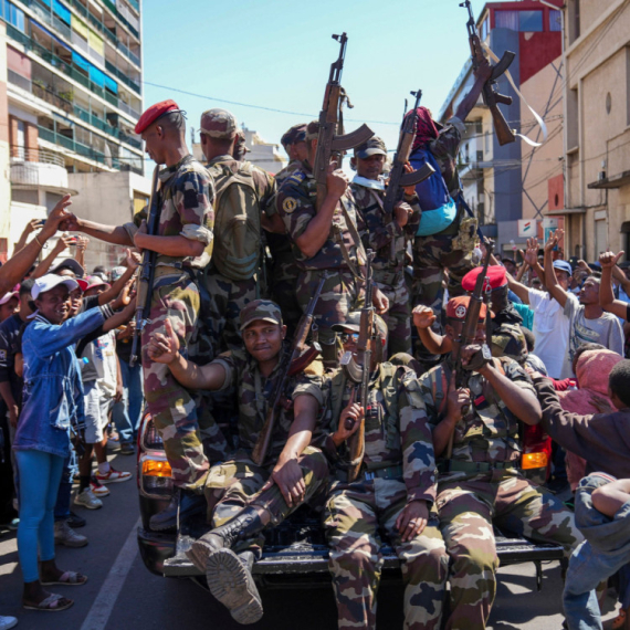 Potpuni haos na Madagaskaru; Hiljade besnih na ulicama; Predsednik u bekstvu