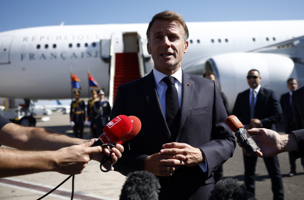 Makron odbio da podnese ostavku