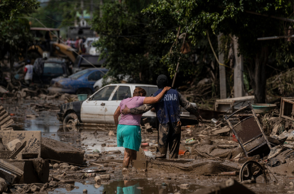 Nezapamćene poplave; Klizišta odnela desetine života; Čitava država "pliva" FOTO/VIDEO
