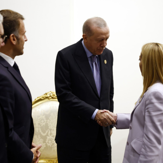 Makron se smejao, Erdogan zabrinut; Melonijeva ima veliki porok VIDEO