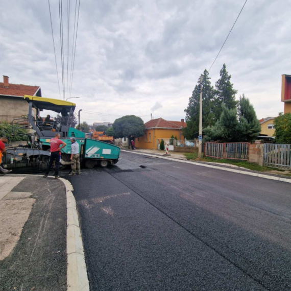 Rekonstruisana još jedna važna saobraćajnica u Leskovcu FOTO