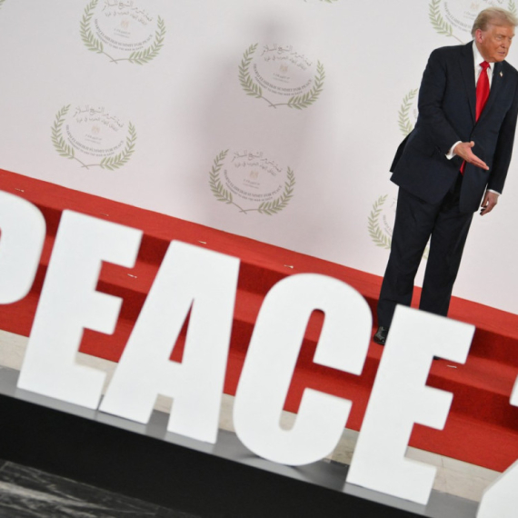 Tramp pružio ruku pomirenja, stigao mu oštar odgovor