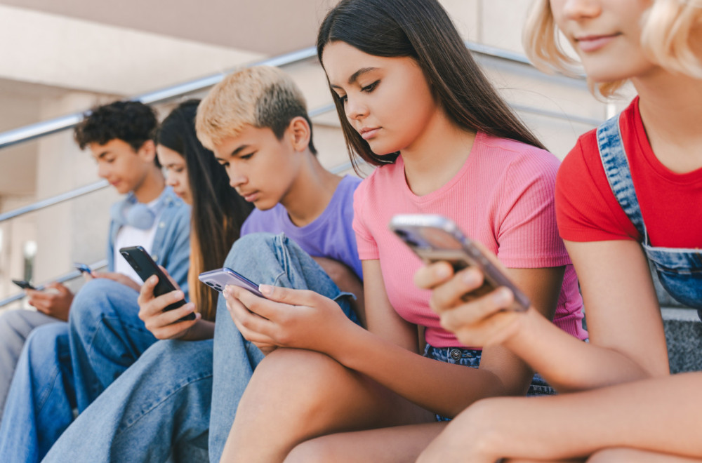 Australija o zabrani društvenih mreža: "Za dobrobit naše dece" VIDEO